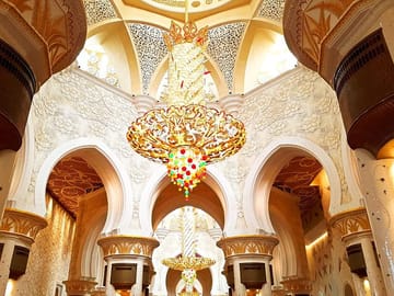 Grand mosque cantilever