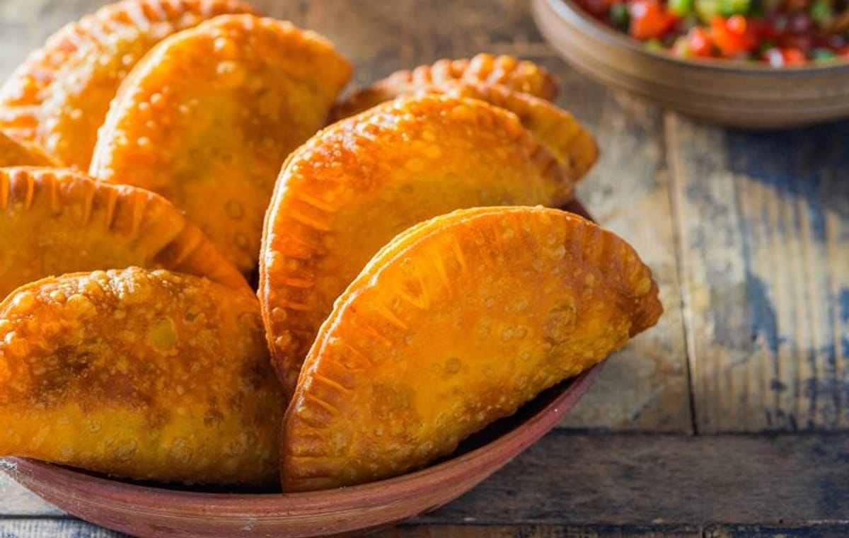 BEST PRICE! STREET FOOD & CITY TOUR with LOCAL PROFESSIONAL GUIDE