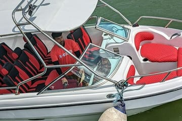 Whale Watching in Speed Boat in Mirissa