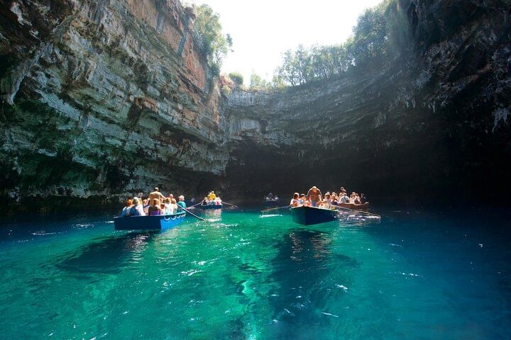 Kefalonia Highlights : Bus tour & Cruise with lunch in Fiscardo