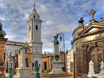 Walking Tour of Recoleta Neighborhood in Buenos Aires