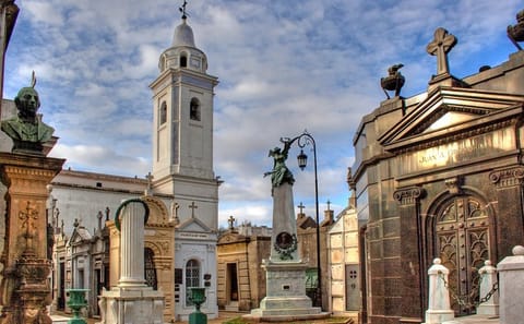 Walking Tour of Recoleta Neighborhood in Buenos Aires