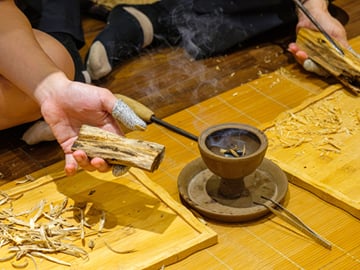 Hanoi Agarwood Workshop Half-Day Tour with Vegan Lunch