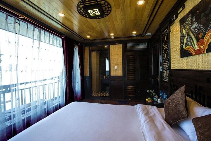 Cozy Boutique Cruise Visit Lan Ha Bay & Cat Ba Island from HANOI