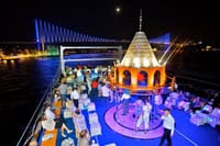 Istanbul: Bosphorus Dinner Cruise with Folk Dance and Live Performances 9