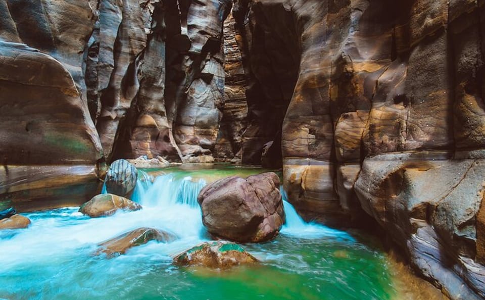 Private Overnight Climbing and Walking Tour in Wadi Mujib from Amman