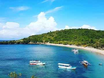 Day Tour to Pink Beach from Kuta, Lombok Island