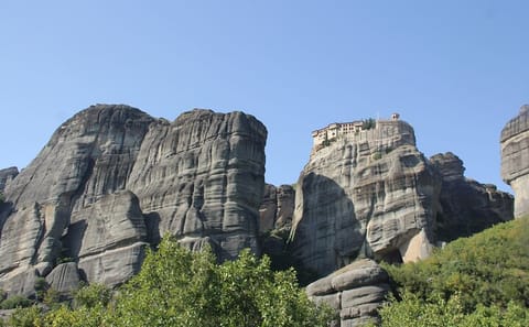 Hiking Tour of Meteora's Monasteries from Athens