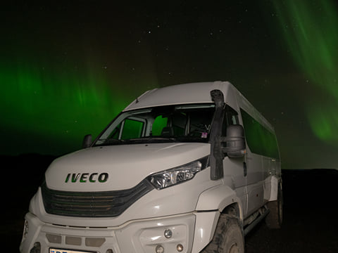 Northern Lights in 4x4 with Local Pastries, Hot Chocolate, and Photos, photo 6