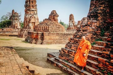 Tour in Maeklong Railway, Floating Market and Ayutthaya