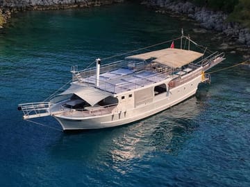 Relaxing Blue Bays Boat Trip from Fethiye to Gocek