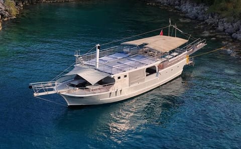 Relaxing Blue Bays Boat Trip from Fethiye to Gocek