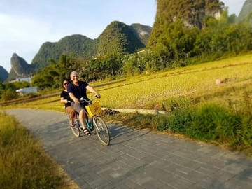 Xingping Xianggong Hill and Yangshuo Countryside Classic Day Tour
