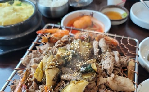 Private Culinary Tour of Seoul and Yongin for Food Lovers