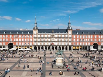 Bus Tour from Porto to Madrid with Stops in Ávila and Salamanca