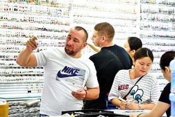 Private English Guide for Yiwu Trade City Factory Visits