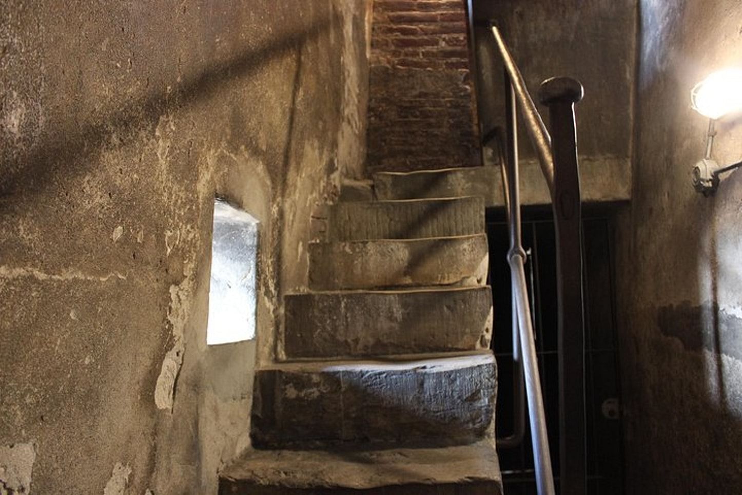 View of the narrow steps that form the staircase that brings to the top of the Dome