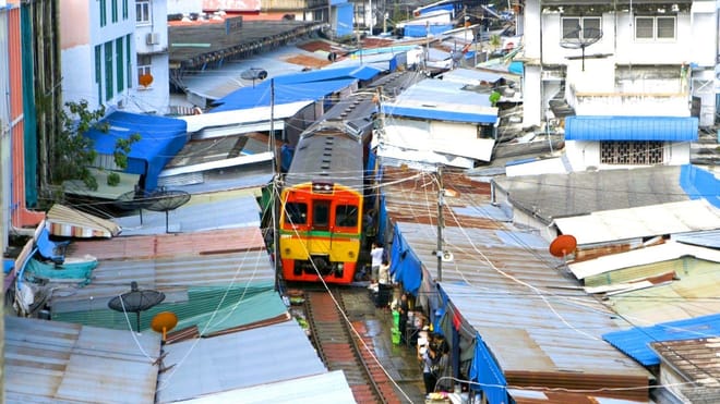 The Best of Damnoen Saduak (Floating) & Maeklong (Railway) Market