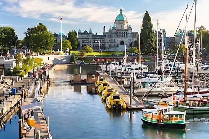 Best of Victoria and Butchart Gardens Day Tour from Vancouver