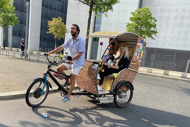 Romantic Berlin Rickshaw City and Photo Tour - incl. pick-up photo 4