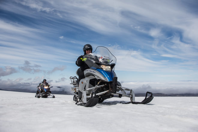 Golden Circle & Glacier Snowmobiling 9