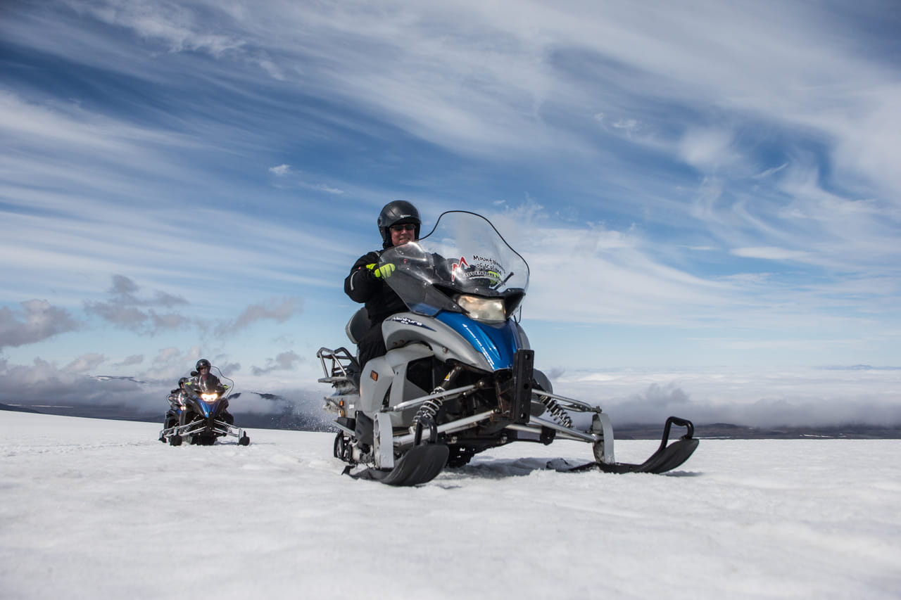 Golden Circle & Glacier Snowmobiling 9