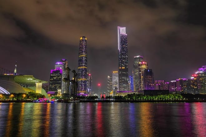Pearl River Night Cruise with Xinjiang Cuisine Dining Experience in Guangzhou 4