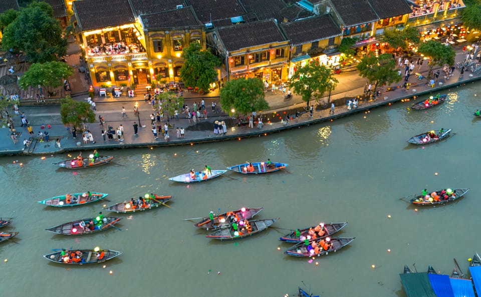 Hoi An Night Boat Ride with Floating Lanterns Experience