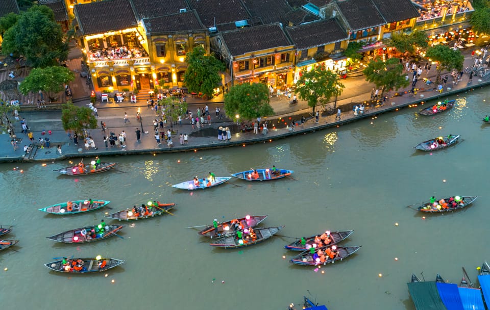 Hoi An Night Boat Ride with Floating Lanterns Experience