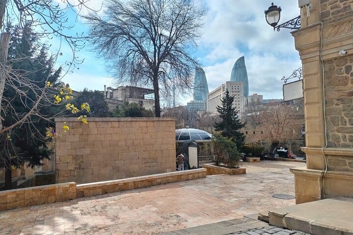 Photo tour- Photograph tour-Baku city tour-Palace of the Shirvanshahs-Baku Ferris Wheel-Fountain Square-Highland Park-hamam baku