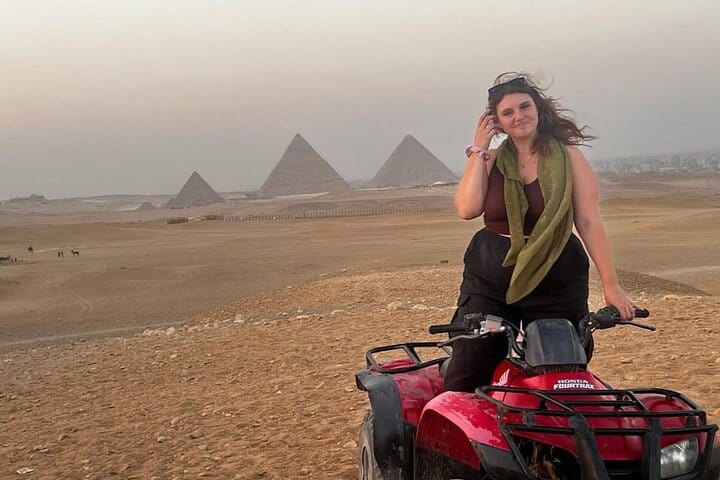 Pyramids of Giza Private Tour With Camel Ride and Lunch