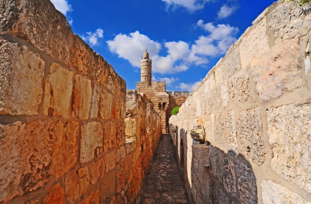 The Peace Route, Spanish-speaking guide (Thursday) 5