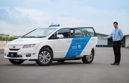 Private Transfer: 100% Electric Don Muang Airport Transfer