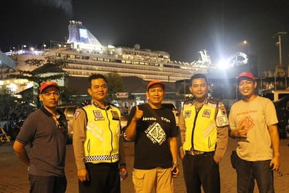 Borobudur Cruise Line Day Tour