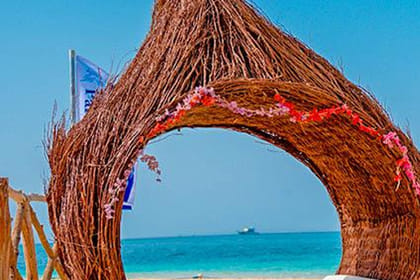 Hurghada :  Hula Hula Snorkeling Trip – Full Day ” Fall In Love “