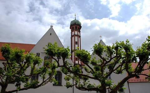 Private Historic City Tour of Augsburg's Key Landmarks