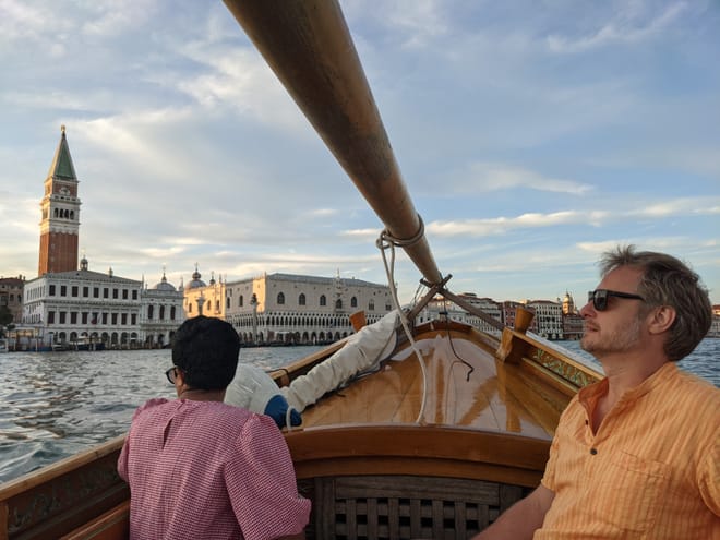 Venice Lagoon Panorama: Private Tour by Traditional Wooden Boat