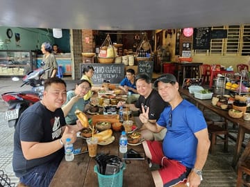 Ho Chi Minh City Jeep Tour with Street Food Tastings