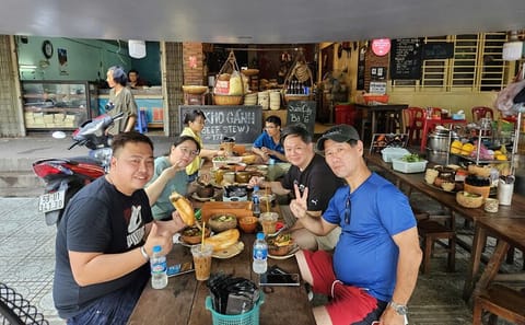 Ho Chi Minh City Jeep Tour with Street Food Tastings