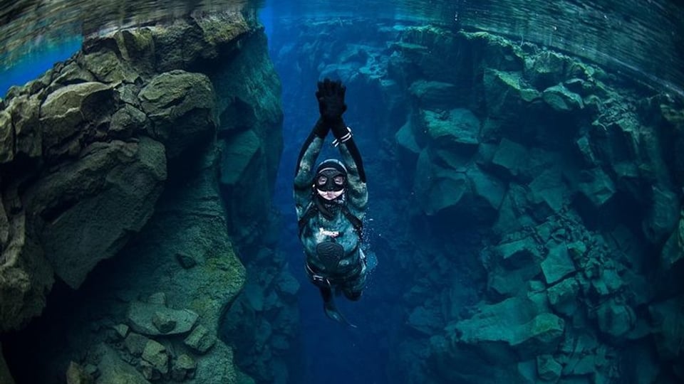 Silfra freediving: day, night or private?