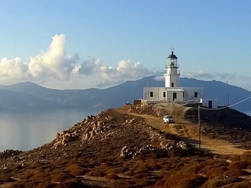 Mykonos Highlights Van Tour with Traditional Greek Meal