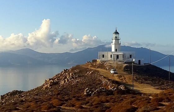 4-hour Highlights: Van Tour with Traditional Greek Meal