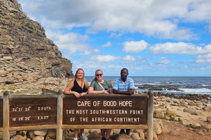 Full-Day Cape of Good Hope and Table Mountain with Penguins Tour