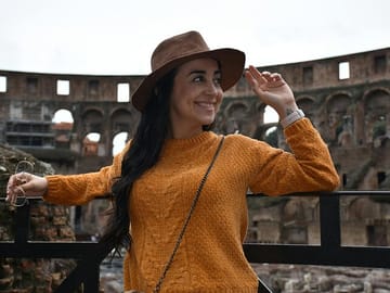 Professional Photoshoot Experience at the Colosseum in Rome