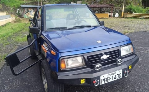 4x4 Vehicle Rentals for Scenic Tours in Baños, Ecuador