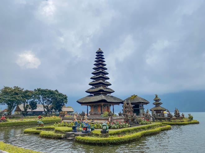 Banyumala Waterfall Trek, Bedugul and Lake Beratan Tour 7