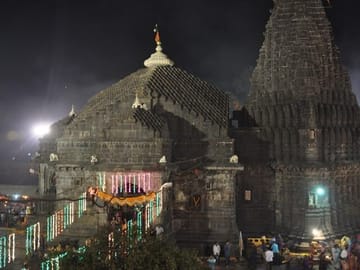 Private Cultural Tour of Temples and Vineyards in Nashik