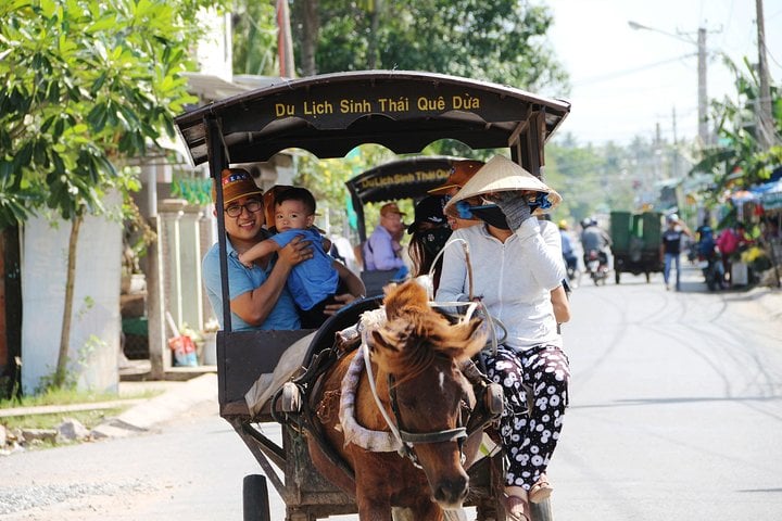 2 days My Tho Ben Tre, Mekong floating market, romantic sunset 9