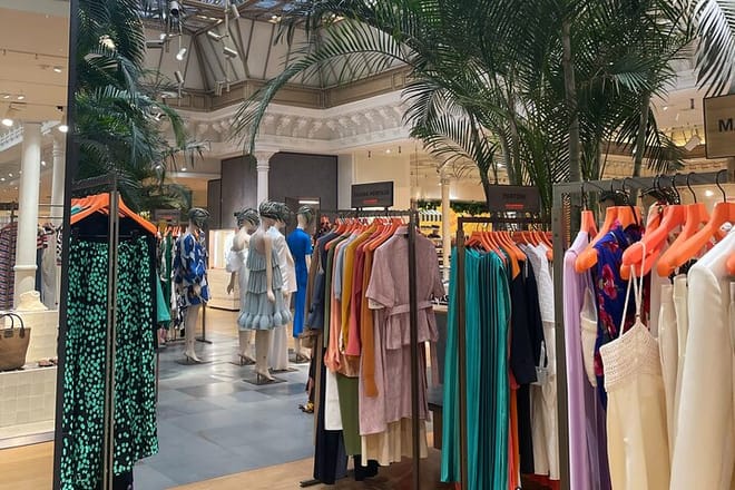 Paris Private Shopping Spree & Walking Tour with a Local Guide
