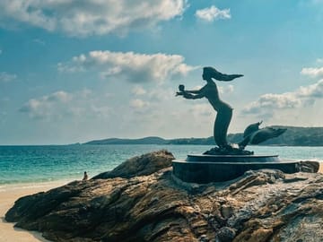 Koh Samet Island Tour with Dinner and Fire Show from Pattaya